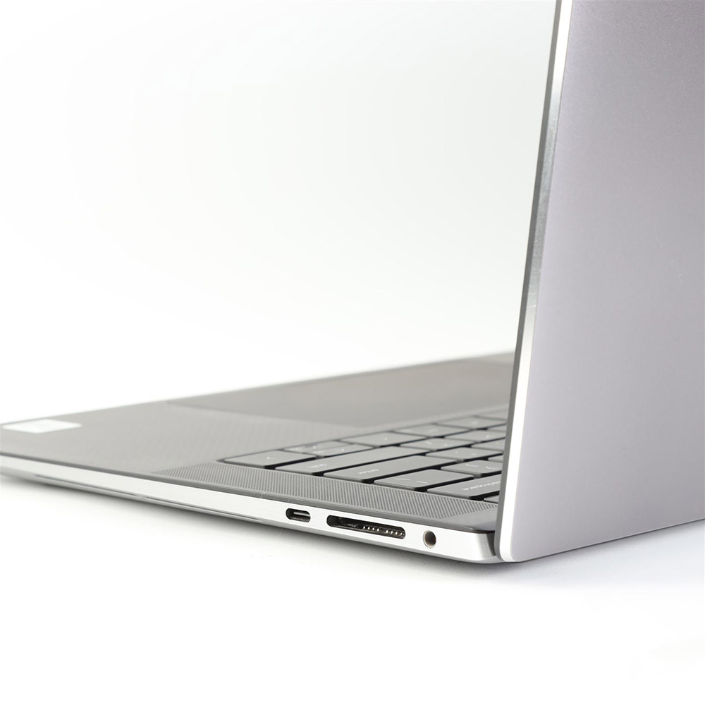 Dell Precision 5550 i7-1075H Ram 16GB SSD 512GB VGA rời T1000 Màn Hình 15.6 Inch FHD+ IPS